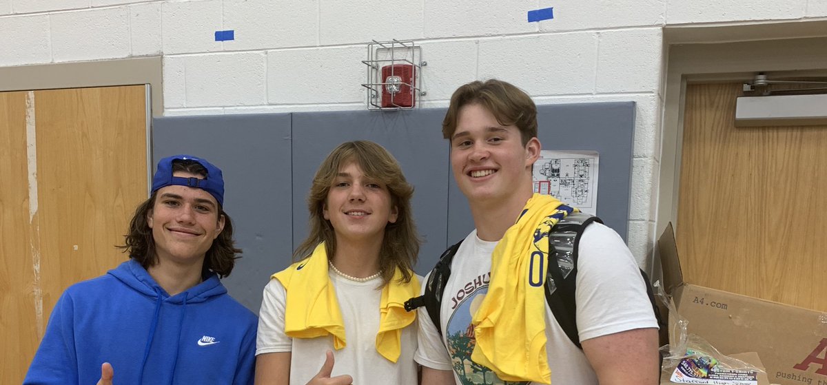 AllenHicks66AP's tweet photo. Welcome to the tribe @J_Renaissance @Jostens @shsindiantribe @SCPSchools @ThomasTaylorEdD @NicholstcTom https://t.co/DM3ZlWrzi1