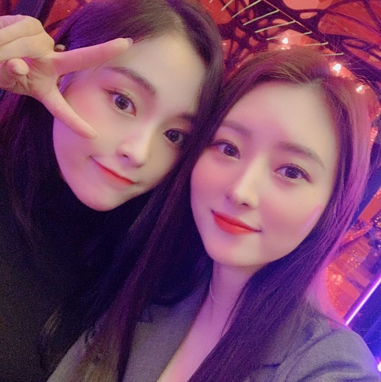 GaHyeon_TH's tweet photo. 🎈วันเกิดของเมนแดนซ์ผู้แรงกล้า คิมซูอา โบราของพวกเรา ปีนี้ทำงานหนักมากเลยนะคะ อย่าลืมพักผ่อน ดูแลร่างกายจองตัวเองให้มากๆ พวกเรารอรับชมผลงานดีๆ ของพี่อยู่นะคะ💜

#HappySuaDay #SuA #수아 #Gahyeon #가현 #Dreamcatcher #드림캐쳐 https://t.co/vMz0tziYM0