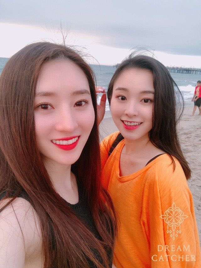 GaHyeon_TH's tweet photo. 🎈วันเกิดของเมนแดนซ์ผู้แรงกล้า คิมซูอา โบราของพวกเรา ปีนี้ทำงานหนักมากเลยนะคะ อย่าลืมพักผ่อน ดูแลร่างกายจองตัวเองให้มากๆ พวกเรารอรับชมผลงานดีๆ ของพี่อยู่นะคะ💜

#HappySuaDay #SuA #수아 #Gahyeon #가현 #Dreamcatcher #드림캐쳐 https://t.co/vMz0tziYM0