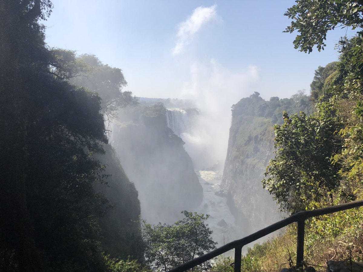 IanLEDWARD2's tweet photo. Victoria Falls wow ! https://t.co/lk4GKwqw4m