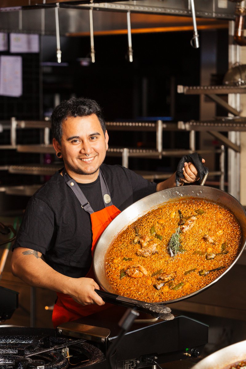 Wood-fired rices in paella. You can now pick up your paella(s) from our restaurant, ready to enjoy in your own backyard, in the park or in the office with colleagues. You will be sure to enjoy a delicious and traditional meal, straight from the pan!