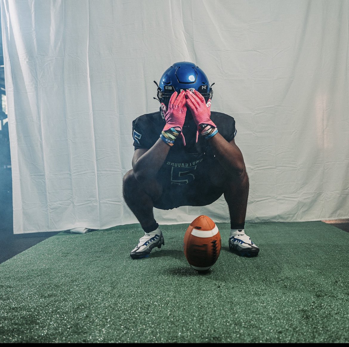 DimitriFlowers's tweet photo. Media day
#ClassOf2023
@BigFaceSportss @RecruitGeorgia @FB_Brookstone @RanceGillespie @DC_Sports_706 @GAVarsityRivals @TopPreps #CoachPrime #HBCU #BHS #highschoolfootball #GAfootball #DimitriFlowers #studentathletes #brotherhood #football #highschool #footballplayer #GAsports https://t.co/ZG9sdJWVdM