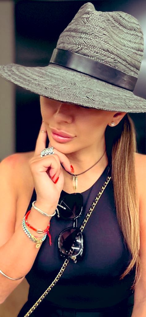 It’s a hat kinda weather today..🫶🏽