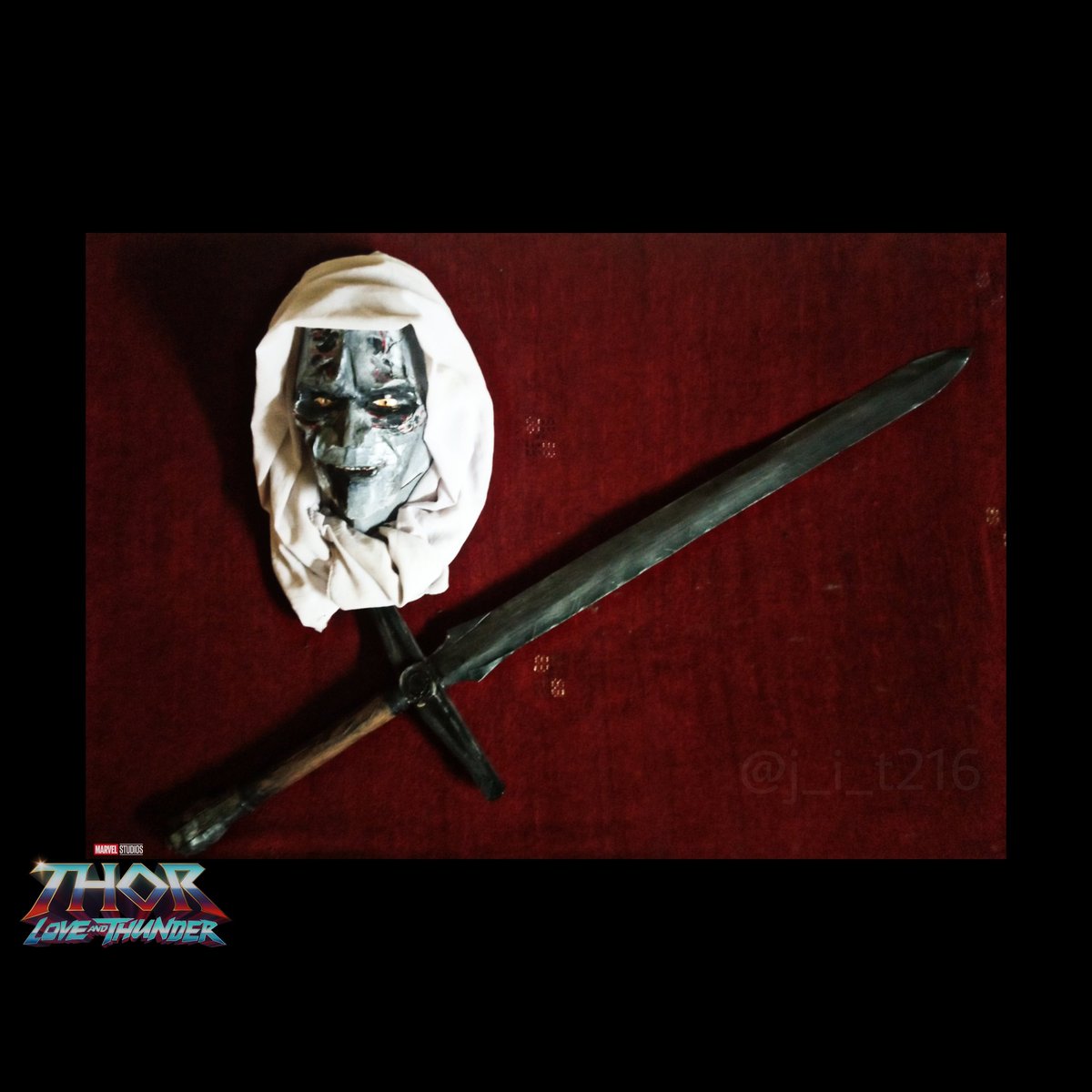 djit92081220's tweet photo. 【 Gorr the God Butcher 】+【 The Necrosword &amp; Gorr Mask 】
#allblacknecrosword
.
.
.
 #gorrthegodbutcher #thorsuit #thorarmour #christianbale #chrishemsworth  #gorr  #godbutcher #marvel #Thor  #marvelmission #thor1 #thorcomics  #Marvel   #crafting #adcrafting #godofthunder https://t.co/r0Tmvdo8pc