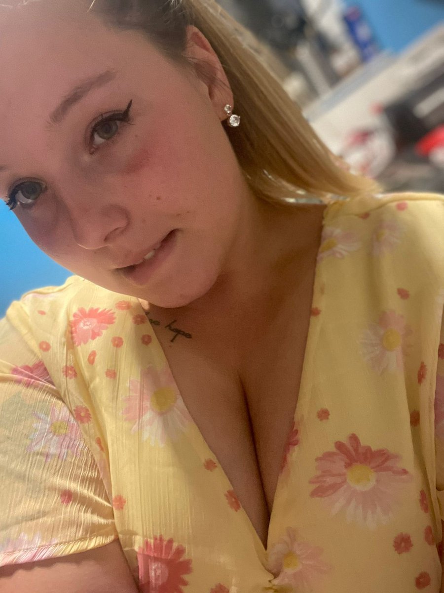 HaileySummer69's tweet photo. You guys like red or blonde? 😈😏 #onlyfans #onlyfansgirl #askforlink https://t.co/ClXSbnT9s3