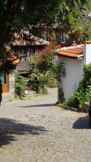 A quick run-away to the blissful place where I can enjoy myself. https://t.co/HPONtULfXI