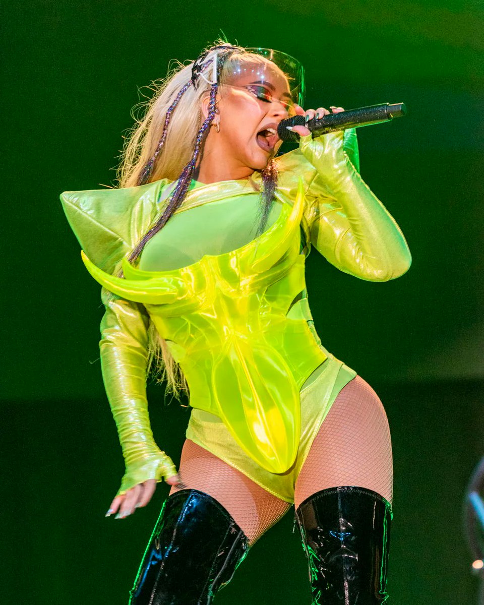 Hitting that signature <a href="/xtina/">Christina Aguilera</a> note! 🎤✨

Photo from Saturday at We Are Fabuloso supported by Yahoo.

📷 ©️ @chrisjepson

#BrightonPride #WeAreFabuloso #Pride30 #LGBT #LGBTQ #Dirrty