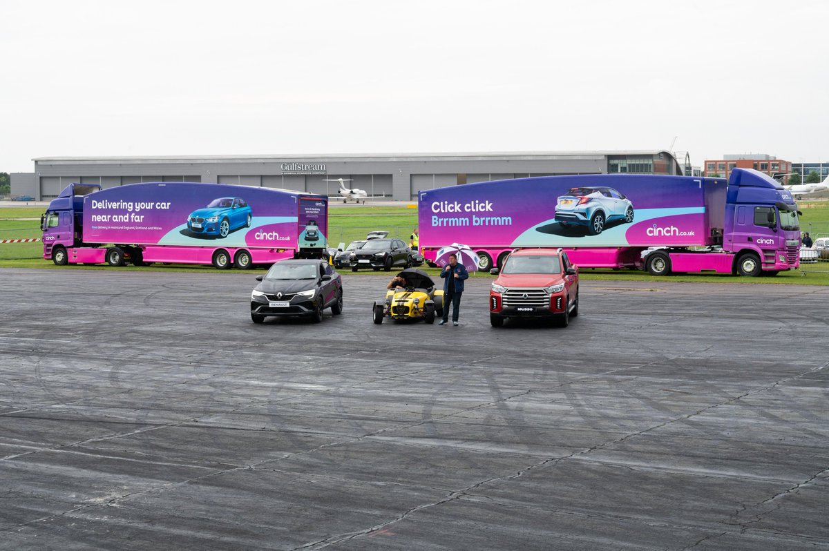 cinchuk's tweet photo. Hosted by @wheelerdealers @mikebrewer and Petrolhead Olympian, Iwan Thomas, the #cinch Live Arena returns to @UKmotorshow with stunts, supercars, parades, driving challenges and more 🤩
You're not gonna want to miss this!
More 👉 https://t.co/xPbChkbBAP
#cinchit #cinchBMS https://t.co/QkNhvGnY7Q