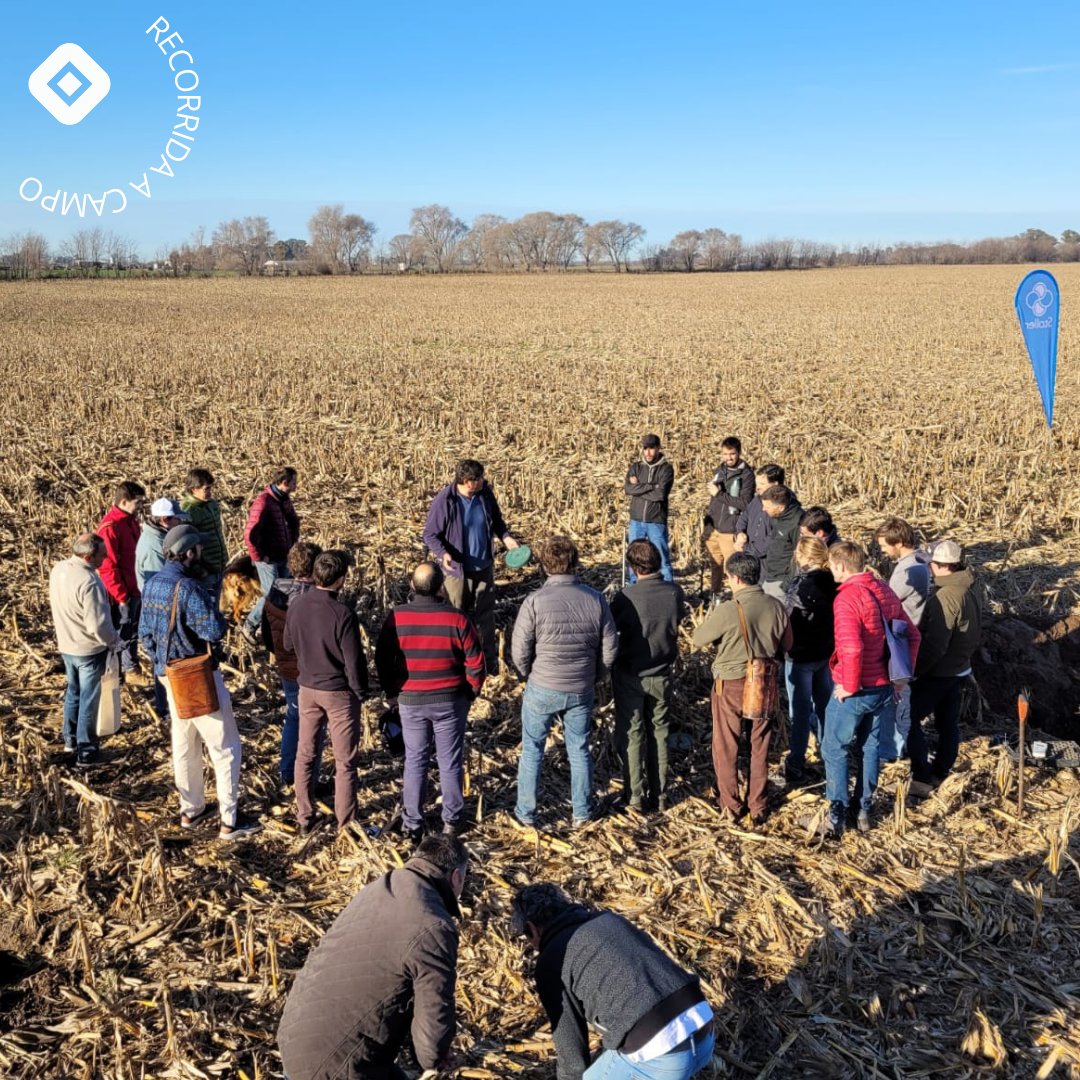 EkunAgroSRL's tweet photo. 👉Les mostramos un poco de lo que fue el RoadTrip junto a Stoller. 
Se realizo el viernes pasado y tocamos el tema “Fertilidad física y química del suelo y su impacto en la eficiencia en el uso de los nutrientes”.
Viniste? Contanos que te pareció! ☺️ https://t.co/1szPR8UUj9