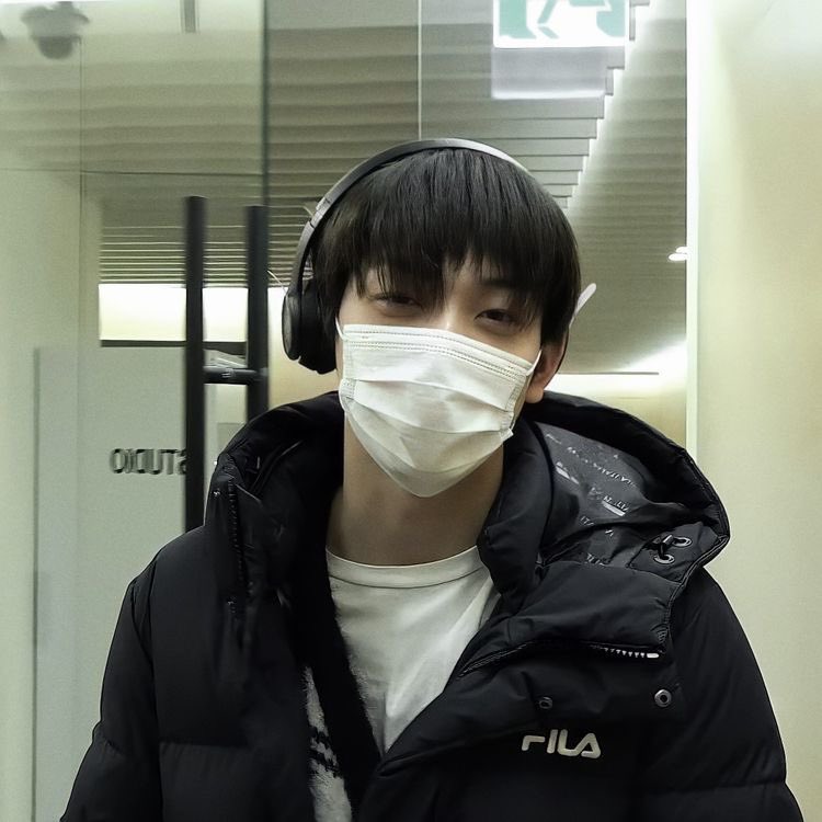 ✩°｡⋆⸜ 🎧(๑ᵔ⤙ᵔ๑) #soobin #수빈