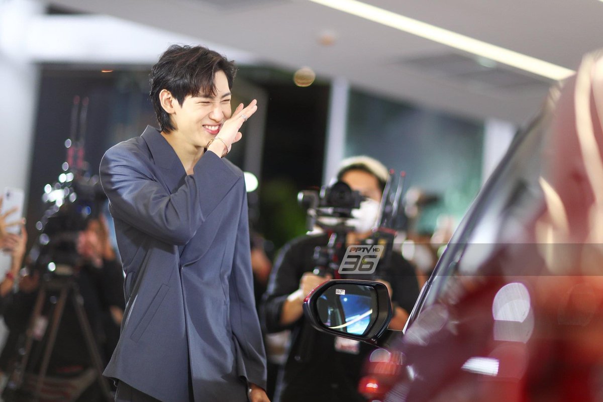 PPTVHD36's tweet image. อากาเซ “ทีมแม่xทีมแฟน” ต้อนรับ “แบมแบม” อบอุ่น ในงานเปิดตัวครั้งแรกของโลก ALL NEW TOYOTA YARIS ATIV ณ TOYOTA ALIVE Space บางนา 

#PPTVHD36 #ช่อง36 #BAMBAM #BAMBAMGOT7  #YARISATIVxBamBam #TOYOTAXBAMBAM #ข่าวบันเทิง