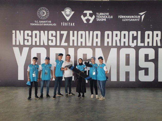 TÜBİTAK Liseler Arası İnsansız Hava Araçları Yarışmasına Finalist olarak katılmaya hak kazanan Karşıyaka Anadolu Lisesi  öğrenci  ve öğretmenlerimize başarılar diliyoruz.<a href="/tcmeb/">Millî Eğitim Bakanlığı</a> <a href="/bingolvaliligi/">T.C. Bingöl Valiliği</a> <a href="/halilyucel6060/">Halil YÜCEL</a>