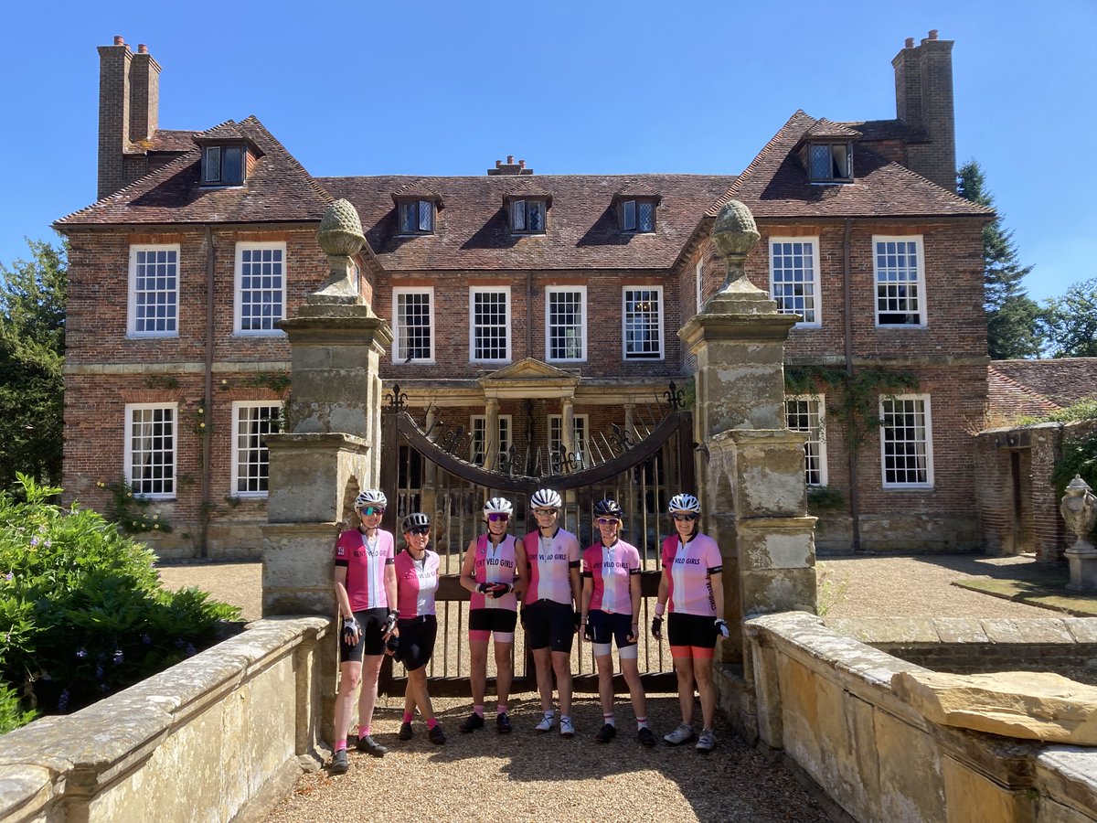 RHSLibraries's tweet image. They&apos;ve been at it again! 🚴‍♀️

The @kentvelogirls rode to @PolesdenLaceyNT and @EnchantedForest, following in the tracks of #BicycleBoys Loyal and Sam, who visited 80 gardens by bike in 1928: rhs.org.uk/bicycle-boys

Could you plan a cycle ride of your own?