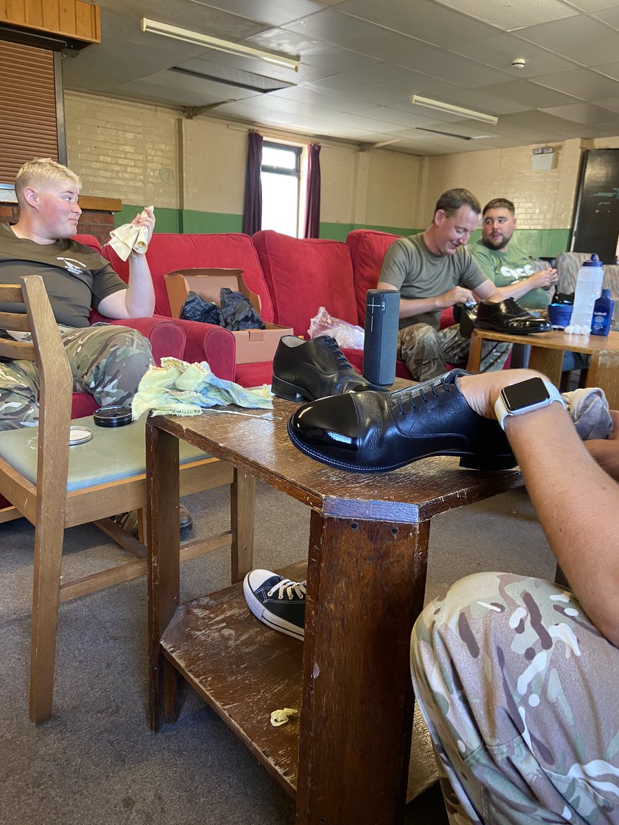 OC1927_Peters's tweet image. Day 3 D&amp;amp;C still smiling and bulling shoes @OCHIOWATC @aircadets @AirCadet101 @1927Air