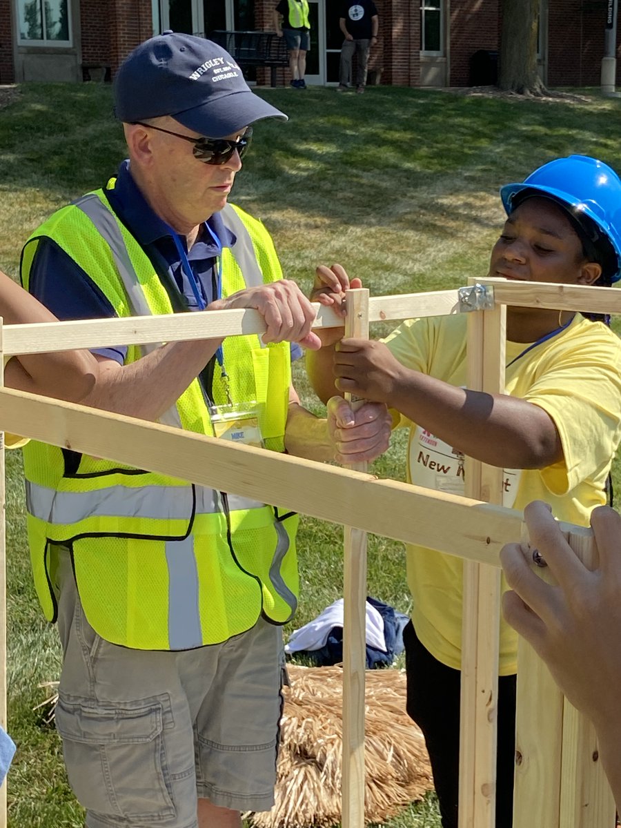 OmahaImagine's tweet photo. Our top spot was taken by the @partner4kids team! They did an awesome job decorating, overcoming challenges, and gaining money from The Professor to win their organization $1000 from @AquaAfrica! Congratulations P4K!

@nebtoday @unlextension @unl_ianr @chasstoltenow #stem https://t.co/DGWcIq0FeV