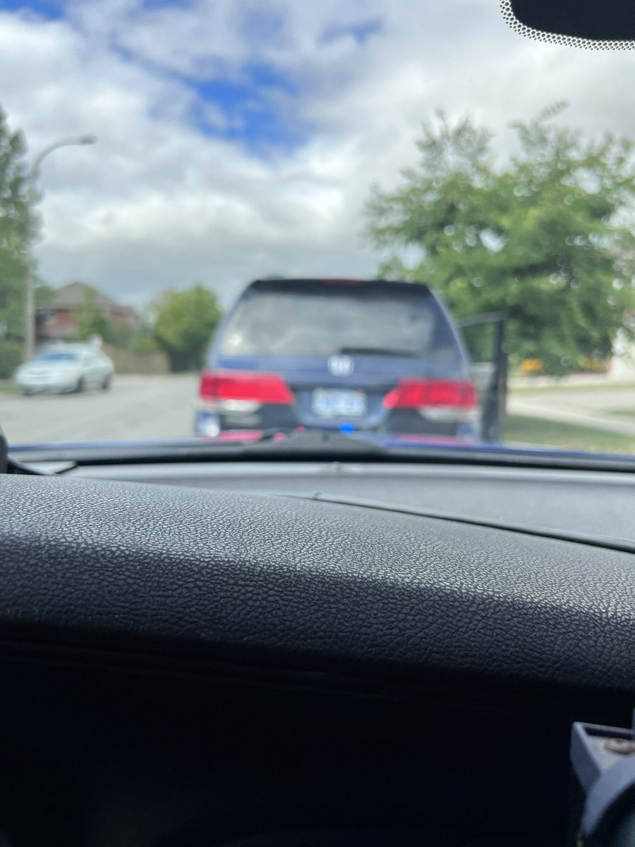 NO EXCUSE! This driver passed one of our officers with two small children sharing a rear seat with no seatbelt. Traffic stop revealed 3 kids and 1 toddler NOT secured within the van. Over 6 serious #HTA charges laid and all children secured before leaving <a href="/TownofWhitby/">Town of Whitby, ON</a> #drps ^bb