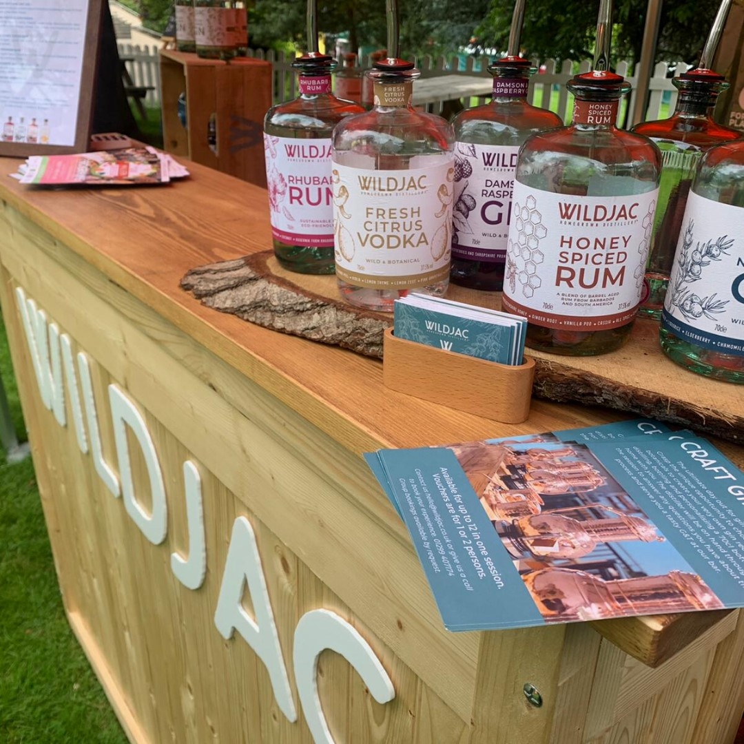 This weekend we'll be at Kinver Craft and Beer Festival! 🌿

Come down, sample our delicious sustainable spirits, enjoy live entertainment from Dan Greenaway, The Nitecrawlers, and The Bluebell Birds throughout the weekend and street food from Harleys Smokehouse.