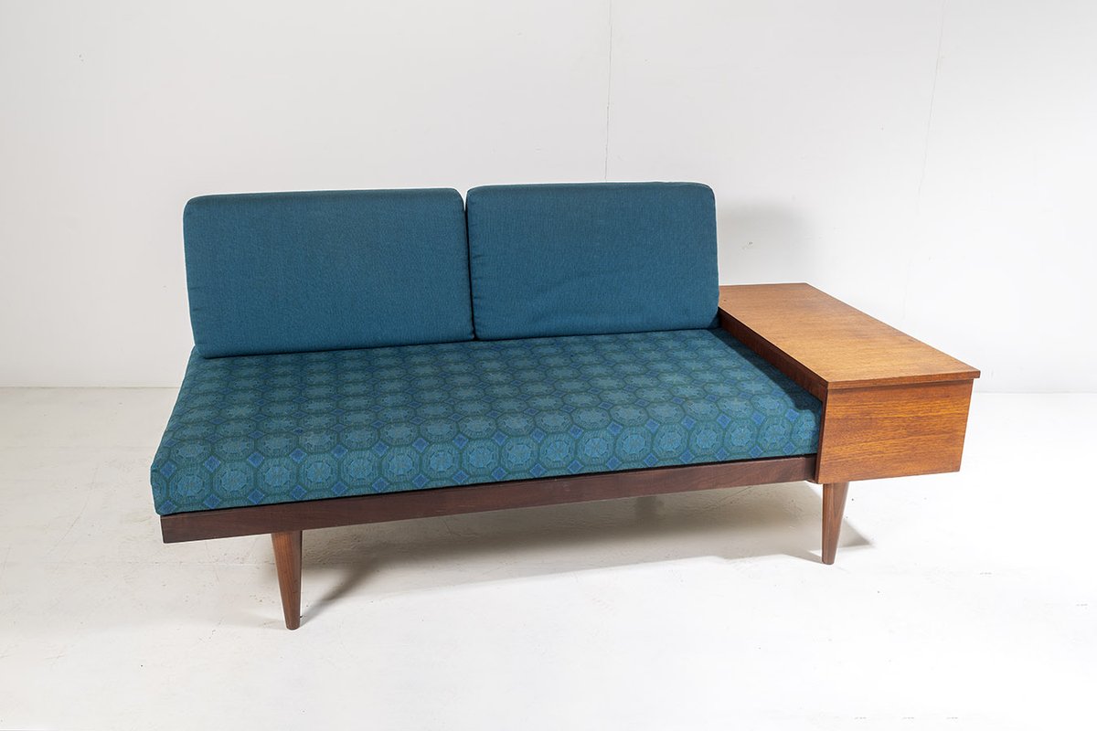 GreencoreGD's tweet photo. A superb original 1960s mid century modern daybed sofa by Ingmar Relling in its original fabric. #retro #vintage #antigue #greencore #Svanette #antiquesaregreen #interiordesign #Interiors #midcentury #1960s #daybed #sofa
https://t.co/ApwIj6ffJE https://t.co/gdw6rH2eUA