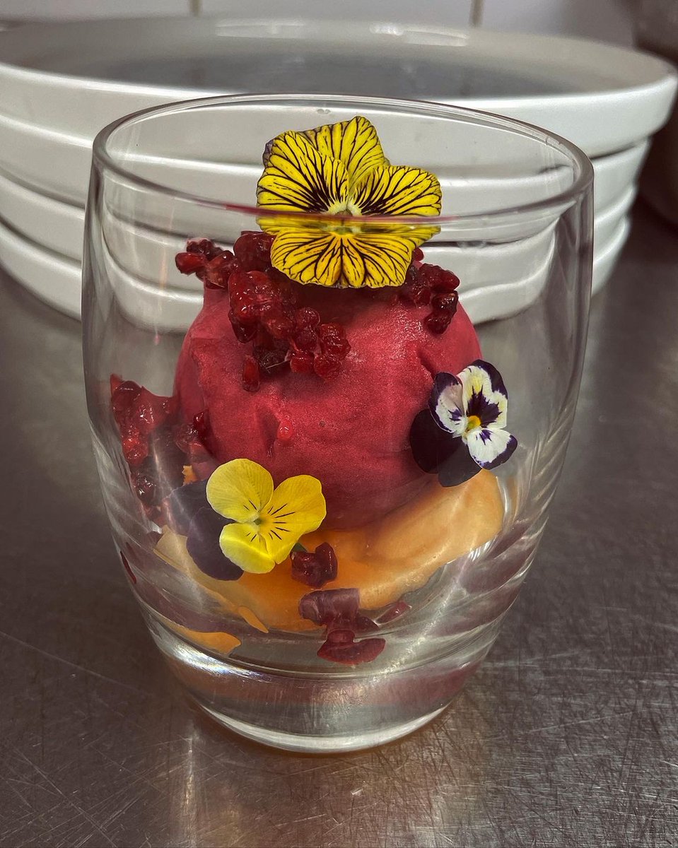 Some stunning recent dishes from our Chef De Partie Kira! 👨‍🍳

bit.ly/LOCHFYNEROLES

#culinaryarts #chefdepartie #scottishcusine #hospitalityindustry