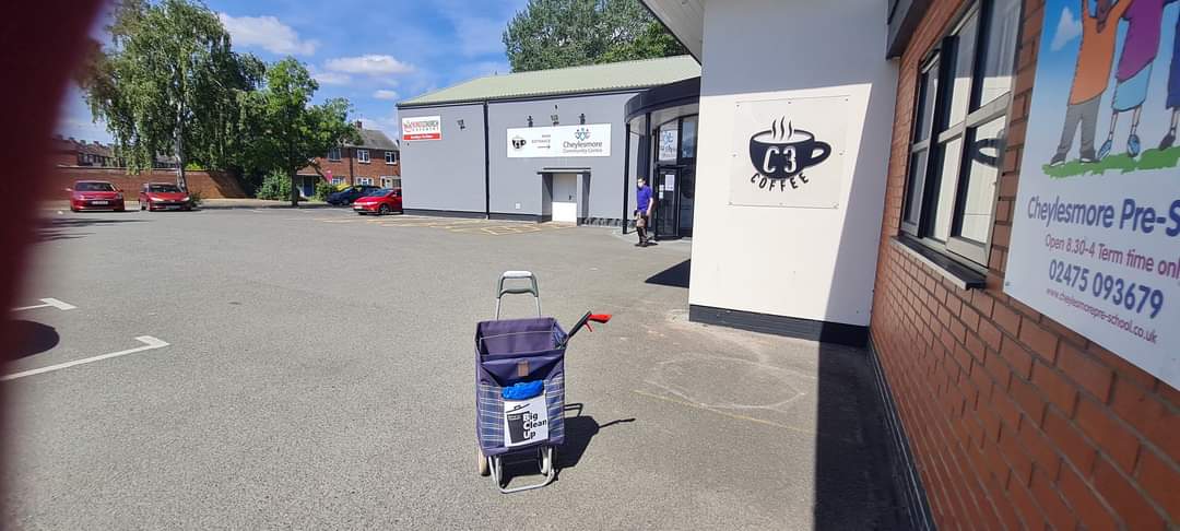 Big Clean Up picks Purple Zone 💜 

Join us 

This Sunday morning at 11am 

We will be litter picking for 1.5 hours (Weatherpermitted) 

it's looking like another hot day 🌞 so please bring Water, suncream and a hat 

Meeting at the entrance to the Community centre :)