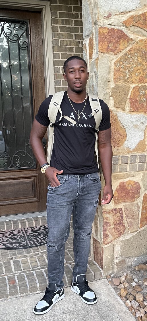 My baby’s LAST, FIRST day of school! I am not ready! Lord, I ask you for your grace and mercy💚💚😘😘🙏🏾
#mybabyson #boymom #senioryear
#greatpossibilities😊💪🏽💪🏽