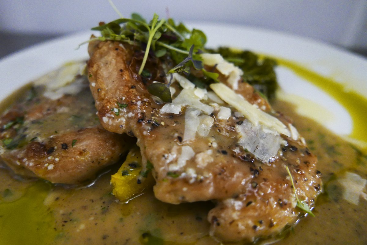 MangelosCLE's tweet photo. Craving home-cooked Italian comfort food? Well, we are here to help! Order Michaelangelo's family-style meals—to go now!

https://t.co/LcKmT7KzpF

#mealstogo #italiantogo #clefoodie https://t.co/ydjY5oFJlv