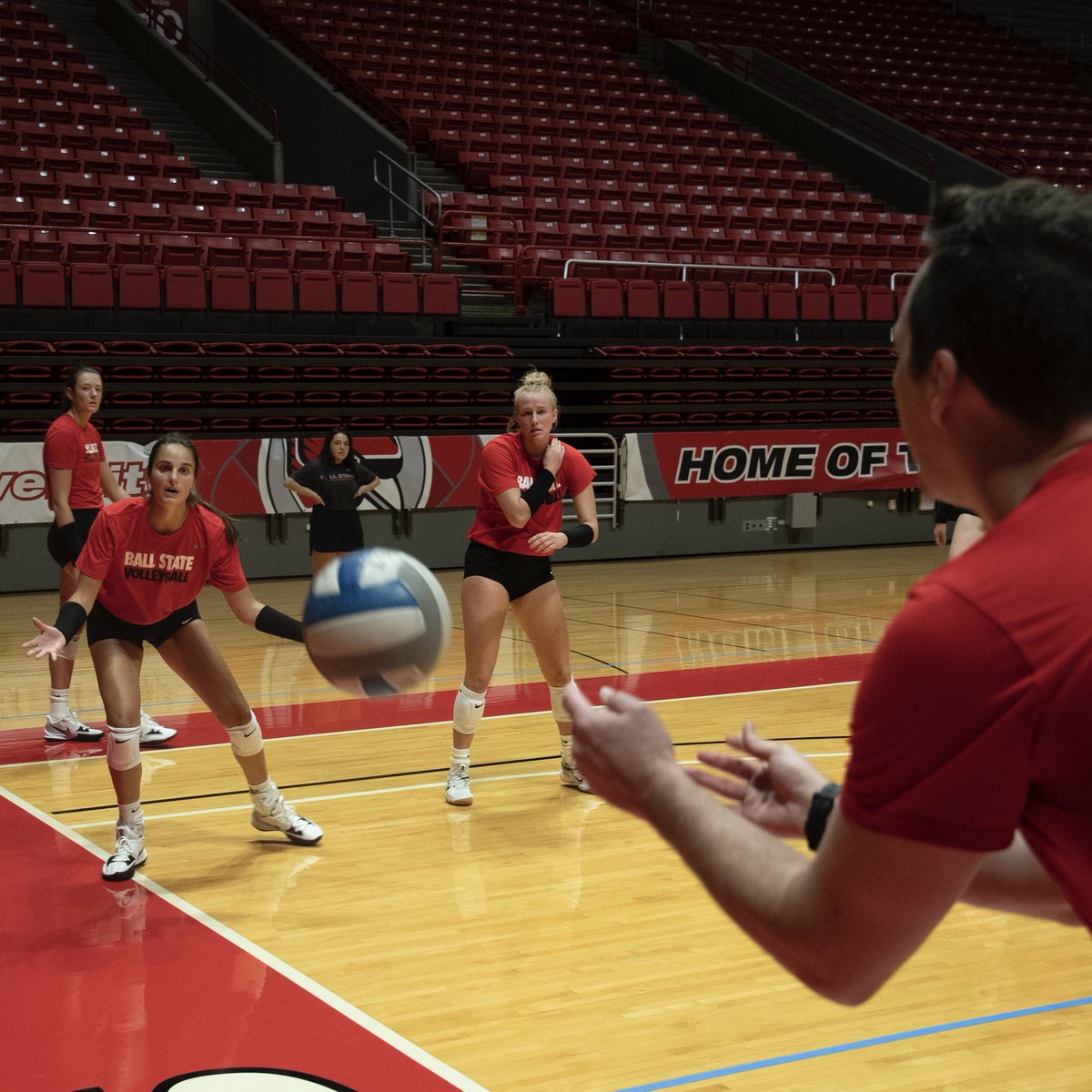 BallStateWVB's tweet photo. First practice of the season … ✅

More 📸 : https://t.co/ts1bj2tSrF

#ChirpChirp | #WeFly https://t.co/Y4M6DcUHdf