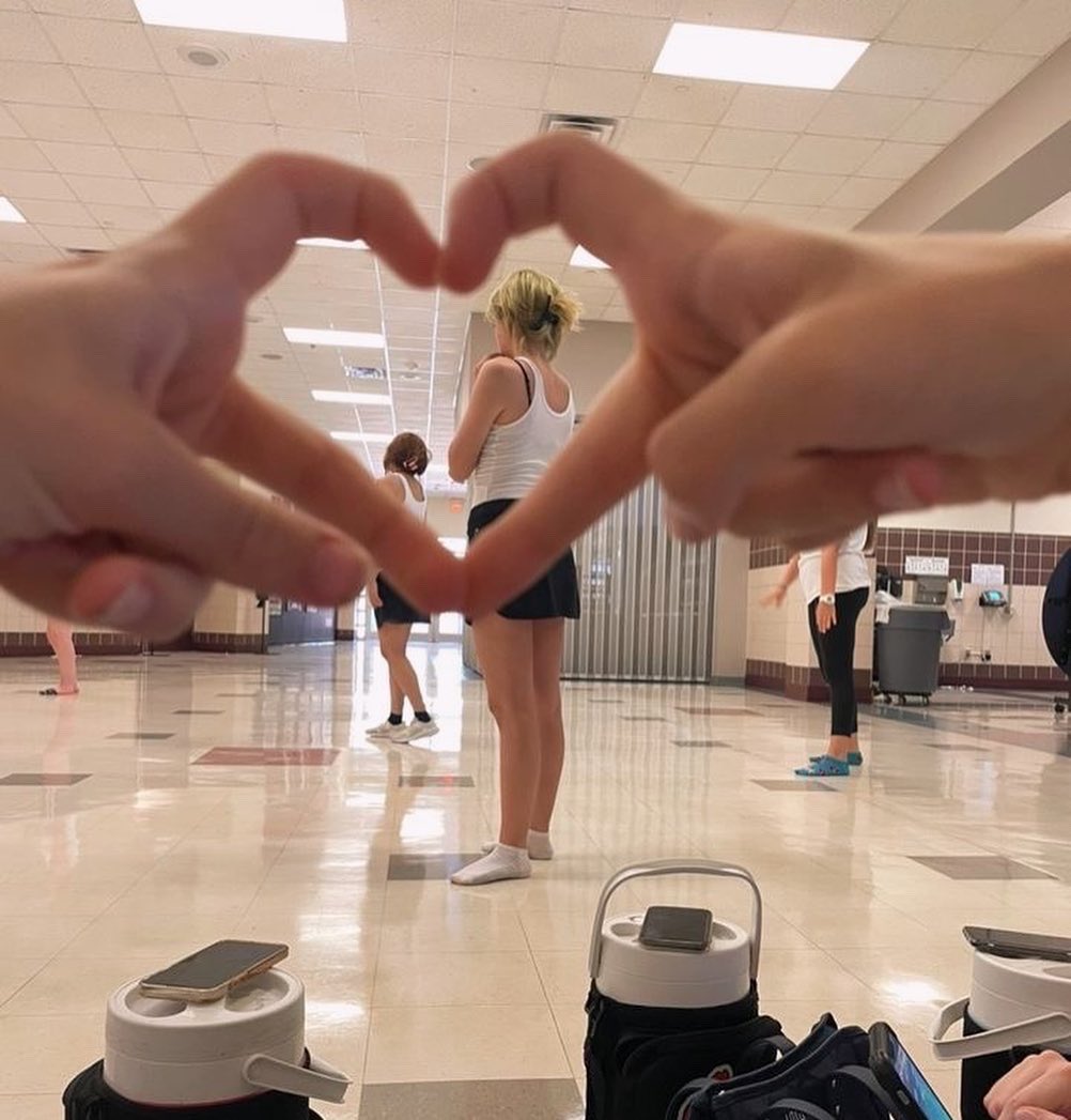 Diamonds_CHHS's tweet photo. We didn’t forget our sunscreen last week! 😎☀️
 -
#chhsdiamonds #colorguard #diamondsdanceguard #gcisd #gcisdfinearts #marchingband #marching #colleyvilleheritageband #chhsband #winterguard #chhs #pfnd #dance #colorguardflag #colleyvilleheritagehighschool #band #chpantherpride https://t.co/QIDUV9KYlP