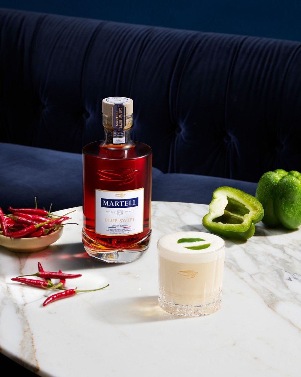 martellnigeria's tweet photo. Enjoy a classic Martell cocktail and a touch of spice with the Nigerian Swift Sour. What would you pair this with ?
#BlueSwiftNG #BeTheStandOutSwift #MartellBlueSwiftNG https://t.co/R4ipVfHx4P