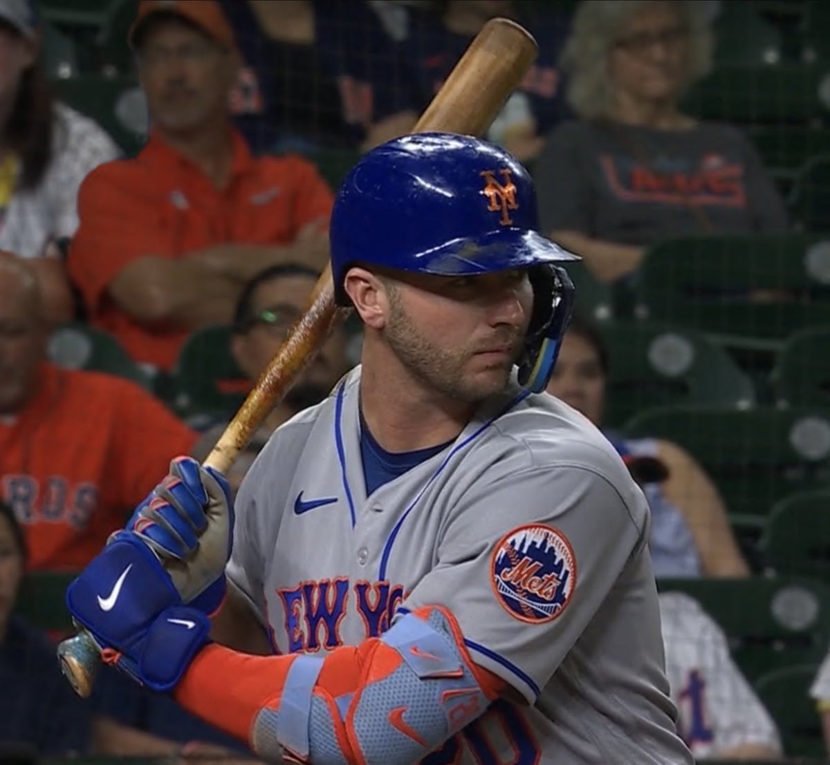 ProXRbat's tweet photo. We’re very fortunate to work with many of the true innovators in the baseball bat business. Case in point, Dove Tail Bat CO’s bats are certified by UMASS-Lowell as the HARDEST BATS IN THE GAME. J.D.’s bat reference below is one of Pete’s that he brought with him. #DoveTailBat https://t.co/HJ23EfEjqQ
