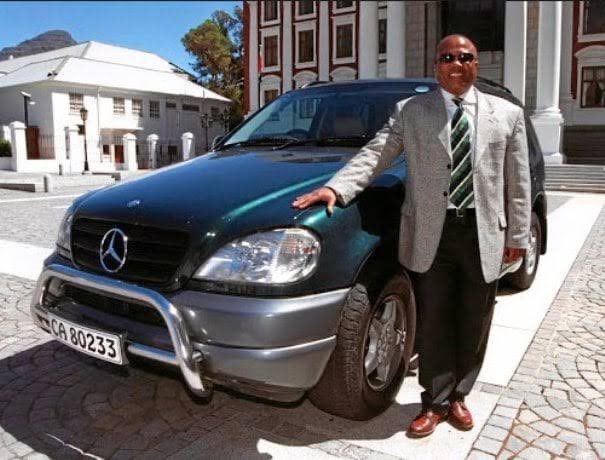 2laser3's tweet photo. @Mahlekisi1 @tyengeni1954 Eskamel has a criminal record for stealing from poor ordinary Africans.........he is trying to recycle his political career 😂😂😂😂😂 https://t.co/0rXplza89t