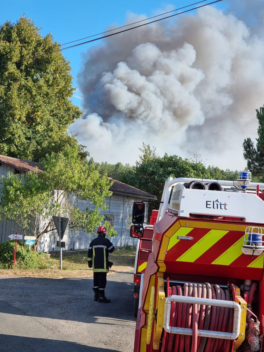 SDIS35officiel's tweet photo. Bilan des moyens engagés dans les Landes 🚨: 
à Queyrac sur un feu de 30ha🔥✅,  
à Landiras sur des reprises✅, 
en Dordogne sur un départ de feu virulent✅, 
ce matin sur un incendie à évolution libre sur 150ha env en Charente👊 soyez prudents !
 @bretagnegouv @ille_et_vilaine https://t.co/pF57AdxWzA