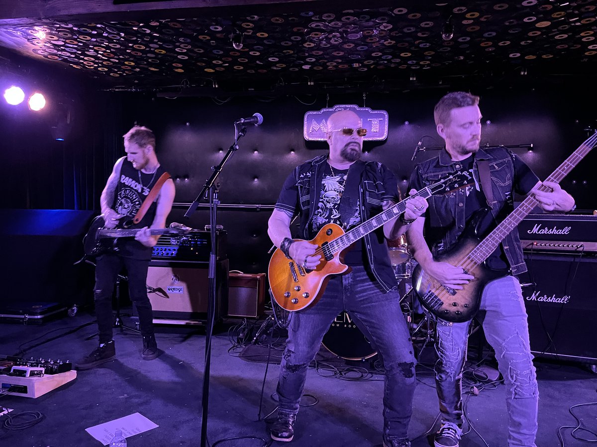 1rnrmama's tweet photo. Few upcoming dates for San Diego Music Award Winning Rock Band @JonCampos7 @joncamposolo @PeltzerWinery @CoomberWines- Oceanside and Full Circle Saloon - Santee Ca with our friends Headbangers Brawl! https://t.co/bVSf9ndFMg https://t.co/fBD8maqpaN