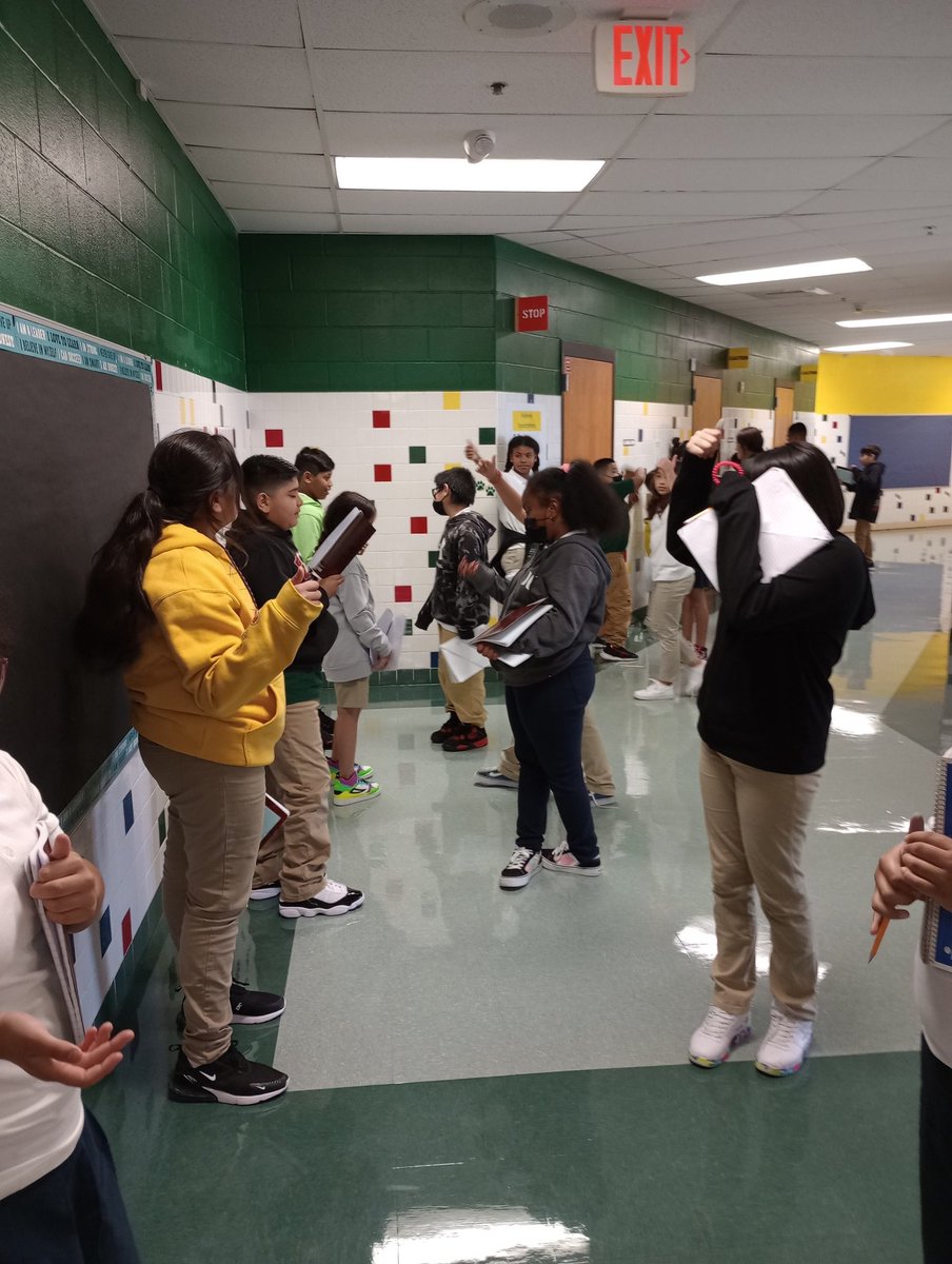 melissamcova's tweet photo. Used the @lead4ward Texas 2-Step strategy to practice being active listeners during Math Workshop with our 5th grade leaders!  @LasPalmasEISD @MathReymundo https://t.co/dqZBiZizYh