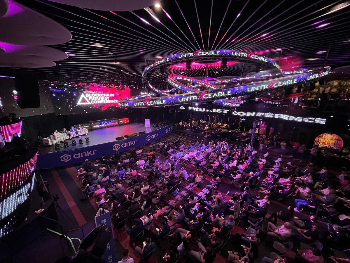 WomanBlockchain's tweet image. Another great @untraceableinc @Futurist_conf with @bitcoinomar 🚀💗🔥🔥🔥