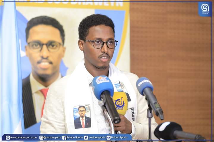 Nuursalal's tweet photo. Waxaa Cawa Kaqeb galay kulan.
Sodhaweyn Lagu Samenayo.
Wasirka Dhalinyarada Cayaraha.
Dowlad faderlka Somalia.
@MoysFGS #Mudane @caqilbarre
@JustAwHirsi @Cantoobo
@AbdiBarud https://t.co/5QbedHrqMB