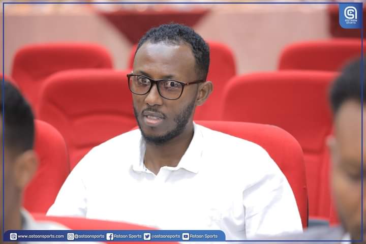 Nuursalal's tweet photo. Waxaa Cawa Kaqeb galay kulan.
Sodhaweyn Lagu Samenayo.
Wasirka Dhalinyarada Cayaraha.
Dowlad faderlka Somalia.
@MoysFGS #Mudane @caqilbarre
@JustAwHirsi @Cantoobo
@AbdiBarud https://t.co/5QbedHrqMB