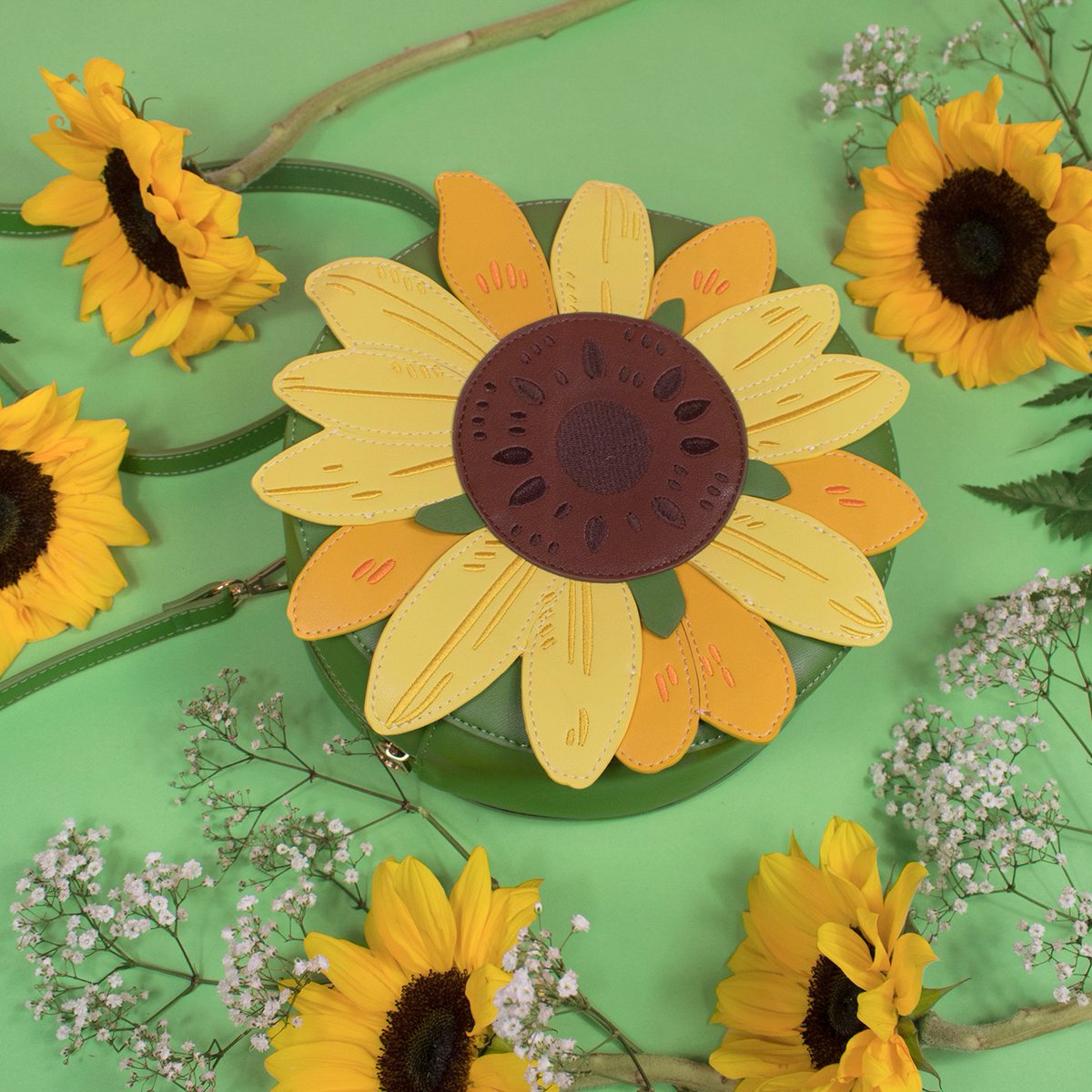 morningwitchy's tweet image. ⚡ FLASH SALE ⚡

Plush toys and bags are now 35% off! some of these items may not be restocked, so id recommend snagging them while you can &amp;lt;3