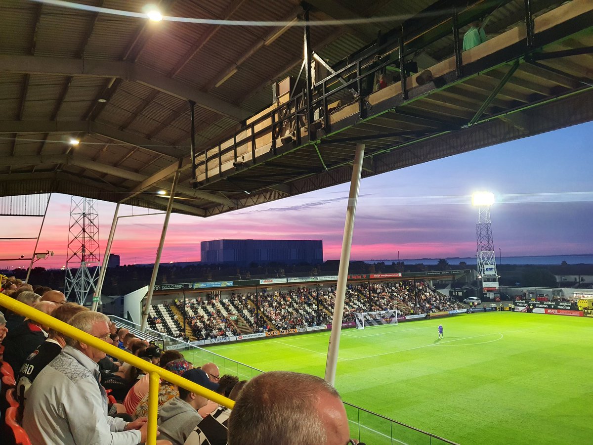 EmmaLilley3's tweet photo. Well played @officialgtfc fantastic game with an excellent view!
#GTFC #Mariners #Blundellpark #sunset https://t.co/jD3KhdDOOZ