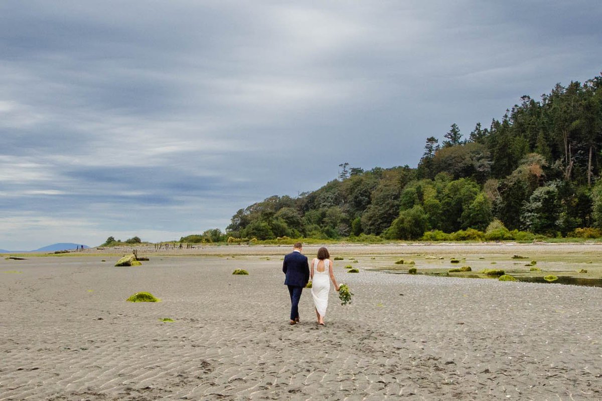 Sarah Munro tweet media