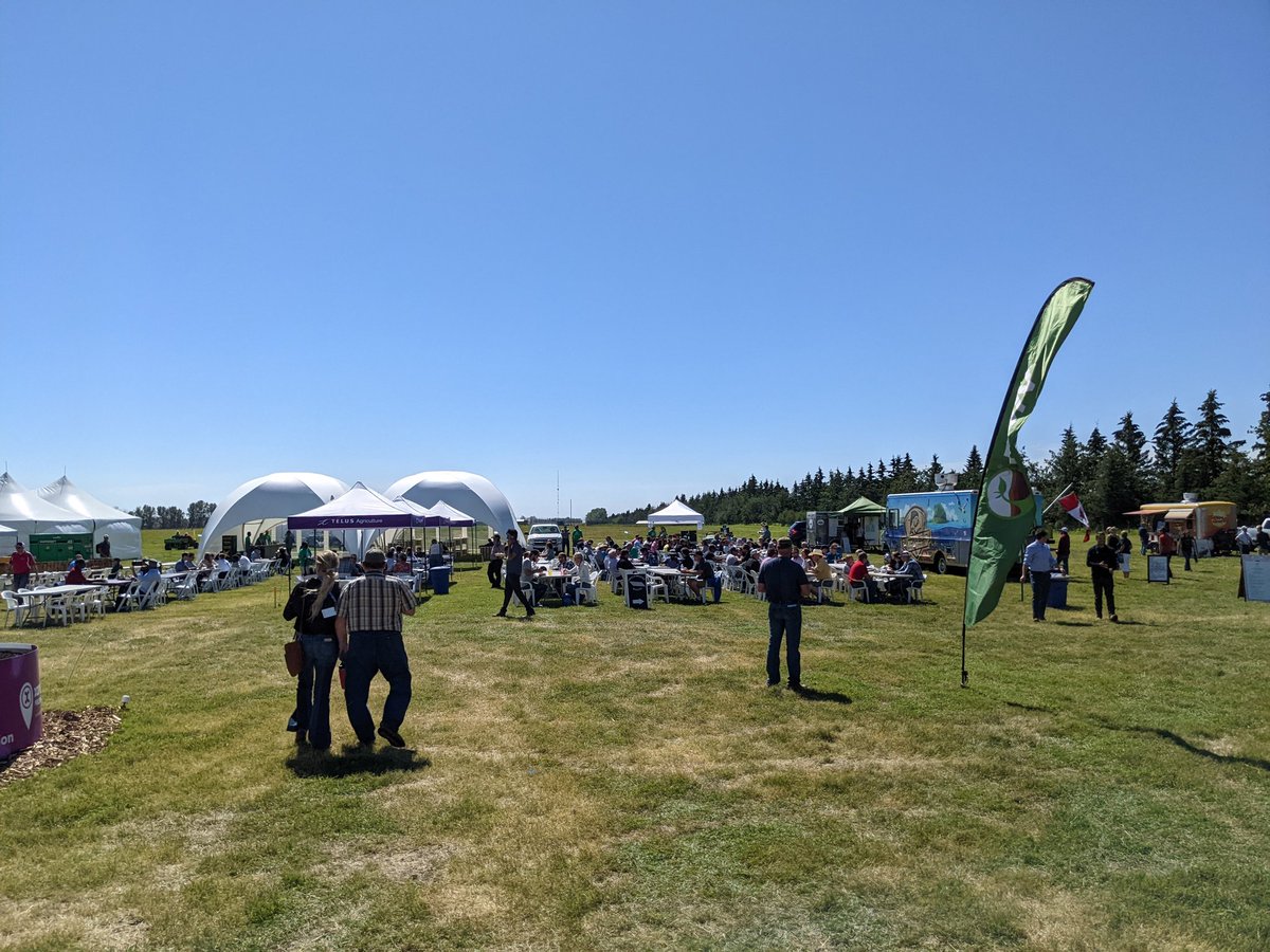 peter_mal's tweet photo. A beautiful August day @OldsCollege #AgSmartOlds. Great eats! https://t.co/8bl6uRM7tX