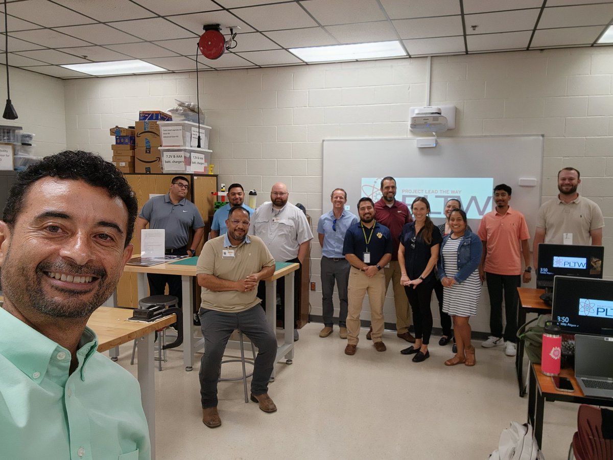 Had a great session with <a href="/LosFresnosCISD/">Los Fresnos CISD</a> MS PLTW teachers: <a href="/VEXRobotics/">VEX Robotics</a>, <a href="/makerbot/">MakerBot</a> 3D printers, TAC, <a href="/KamiApp/">Kami</a>, and even had time to Tango! Thank you teachers and have a great start to your <a href="/PLTWorg/">Project Lead The Way</a> school year!