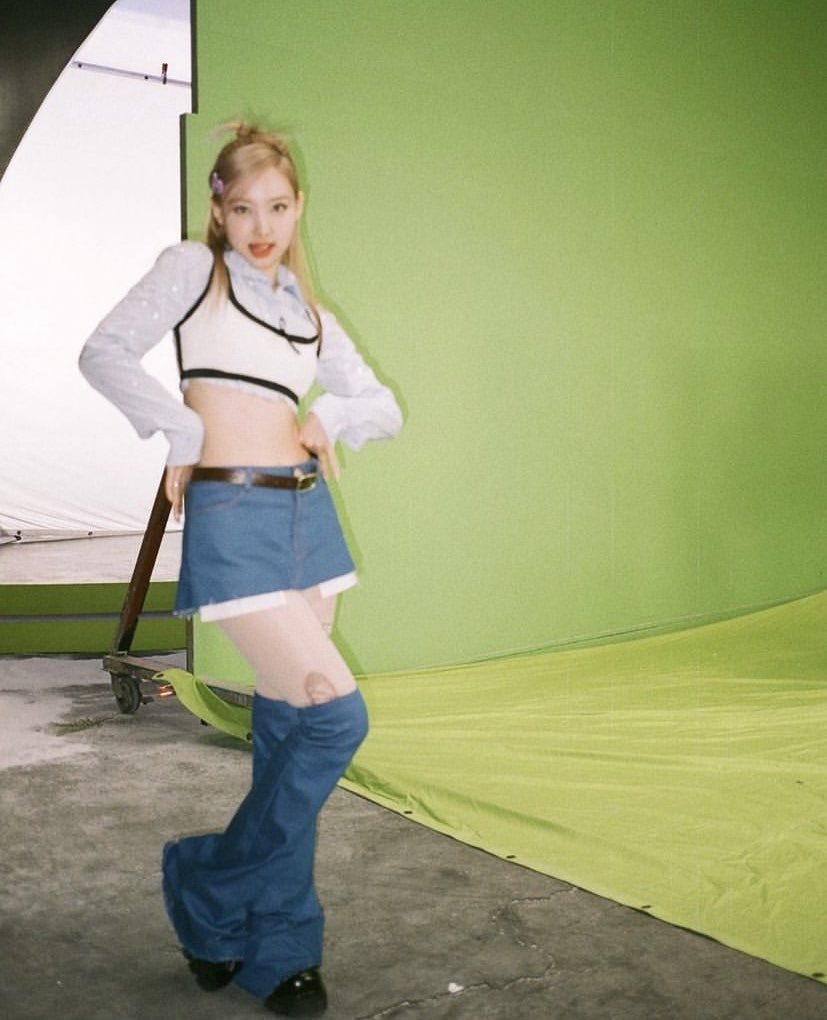 kpopfllm's tweet photo. IM NAYEON https://t.co/pm6q3uln5o