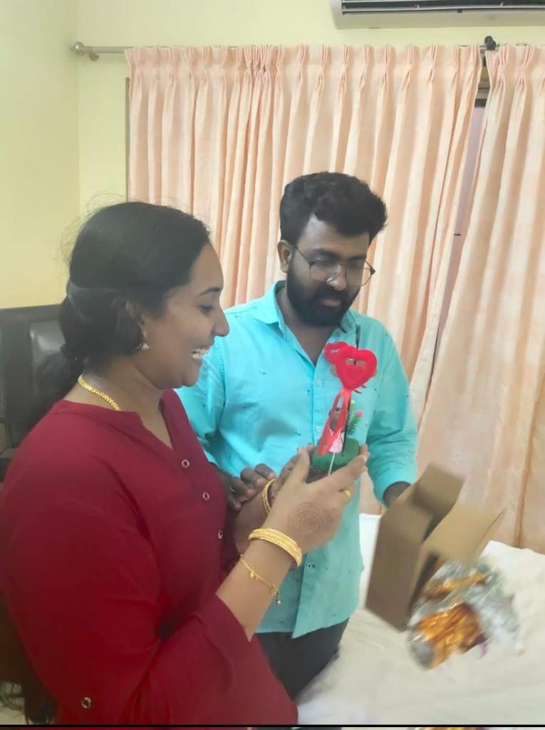 unnimelut's tweet photo. ഓർമ്മകളയി കഴിയുമ്പോൾ ആണല്ലോ എന്തിനും ചന്തം കൂടുന്നത് https://t.co/AgImQ4kZdA