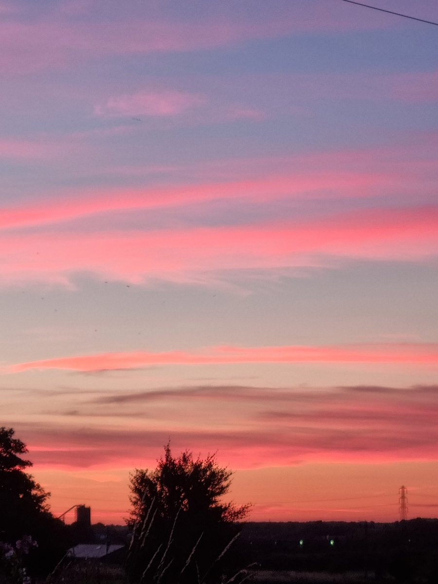 Great sunset on my tromp tonight #sunset #walk #beautifuleve