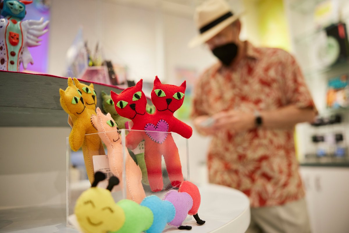 fjjma's tweet image. Happy Move-In Week OU Freshmen! 

Parents, stop by the museum if you need a break from moving. SYNESTHESIA is open for all ages, we have a pop-up shop selling artist-made products, and we have A/C. Did we mention we're free? 

#OUMoveIn22 #OUFamily