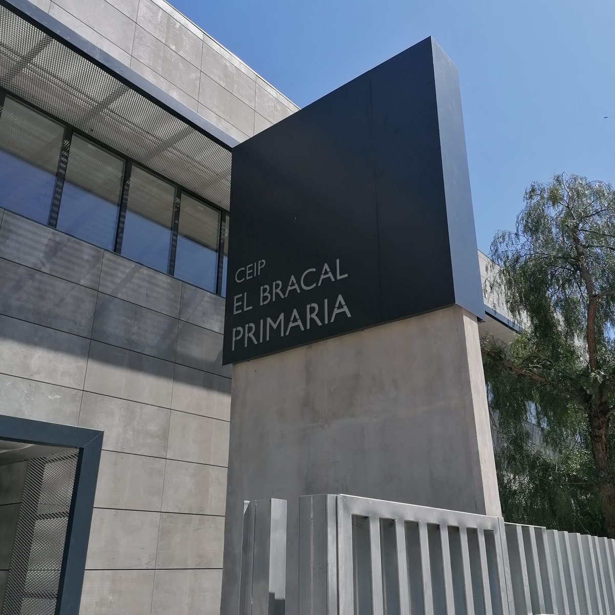 salvagab's tweet photo. 🗣️ També és just reconéixer a la gent implicada al llarg d'aquest temps lluitant per unes condicions dignes per als nostres fills.
.
👋👋👋Mil gràcies a totes i tots.
❤️❤️❤️Pel futur del nostre poble

#fempoble
#innovamuro https://t.co/bk3ddCNE5F