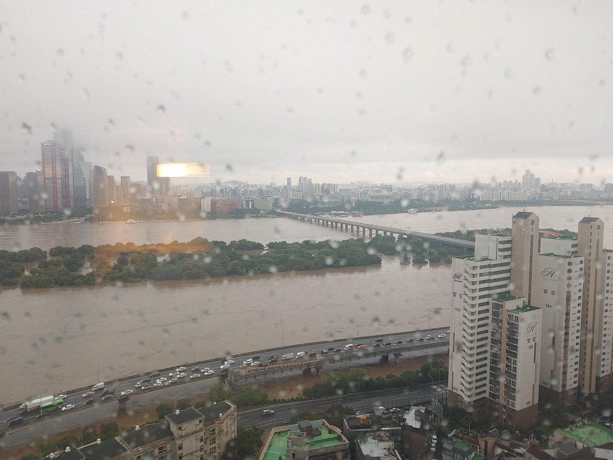 panicbird's tweet photo. Bomsum- a small island- is flooded and traffic is bad again this morning https://t.co/HaMhx6RC54