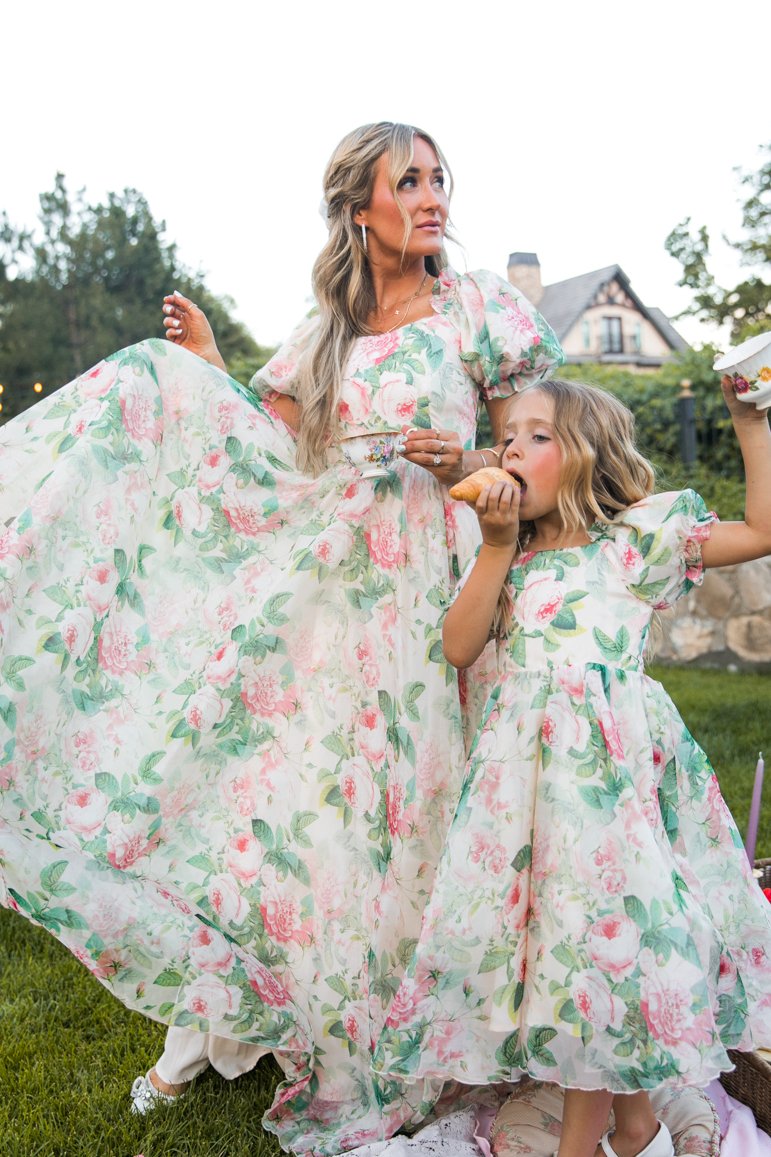 ivycityco's tweet image. Get ready for your dress dreams to come true this Thursday 👑 #fairytalecollection