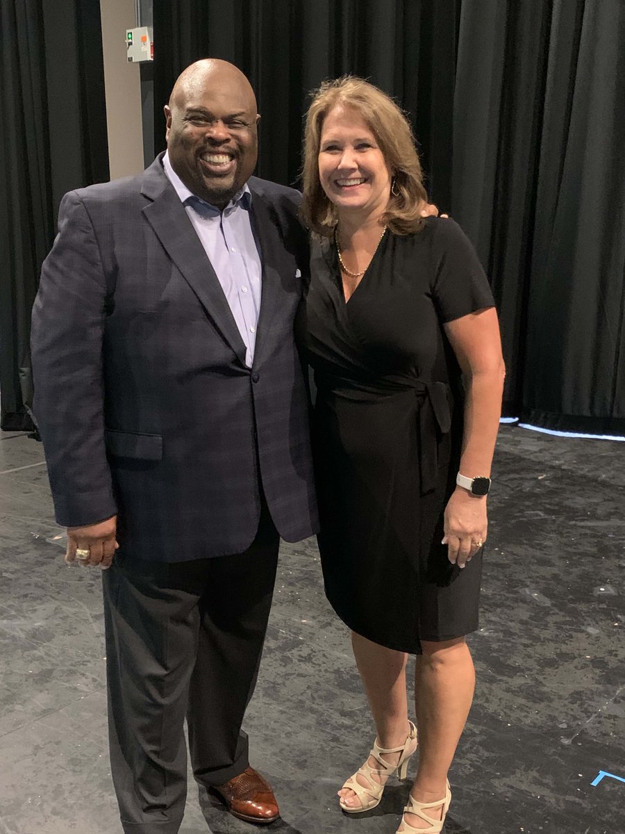 AlvinISD's tweet photo. Wrapping up a great first day of Convocation! Dr. Rick Rigsby gave a powerful message to jr. high staff members to get them motivated for a great school year! https://t.co/RPB7RHU6PG